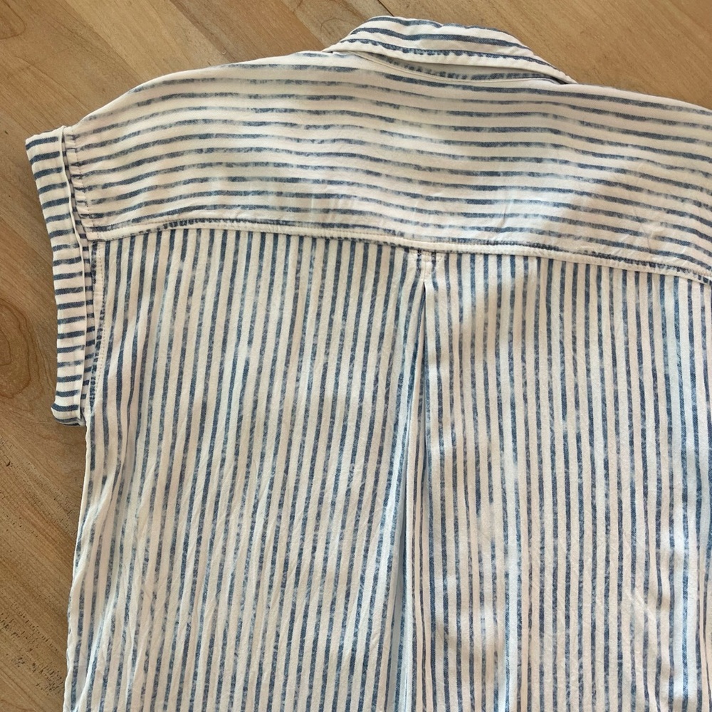 American Eagle Blue White Striped Button Up Shirt Lightweight Coastal Casual - Picture 6 of 13